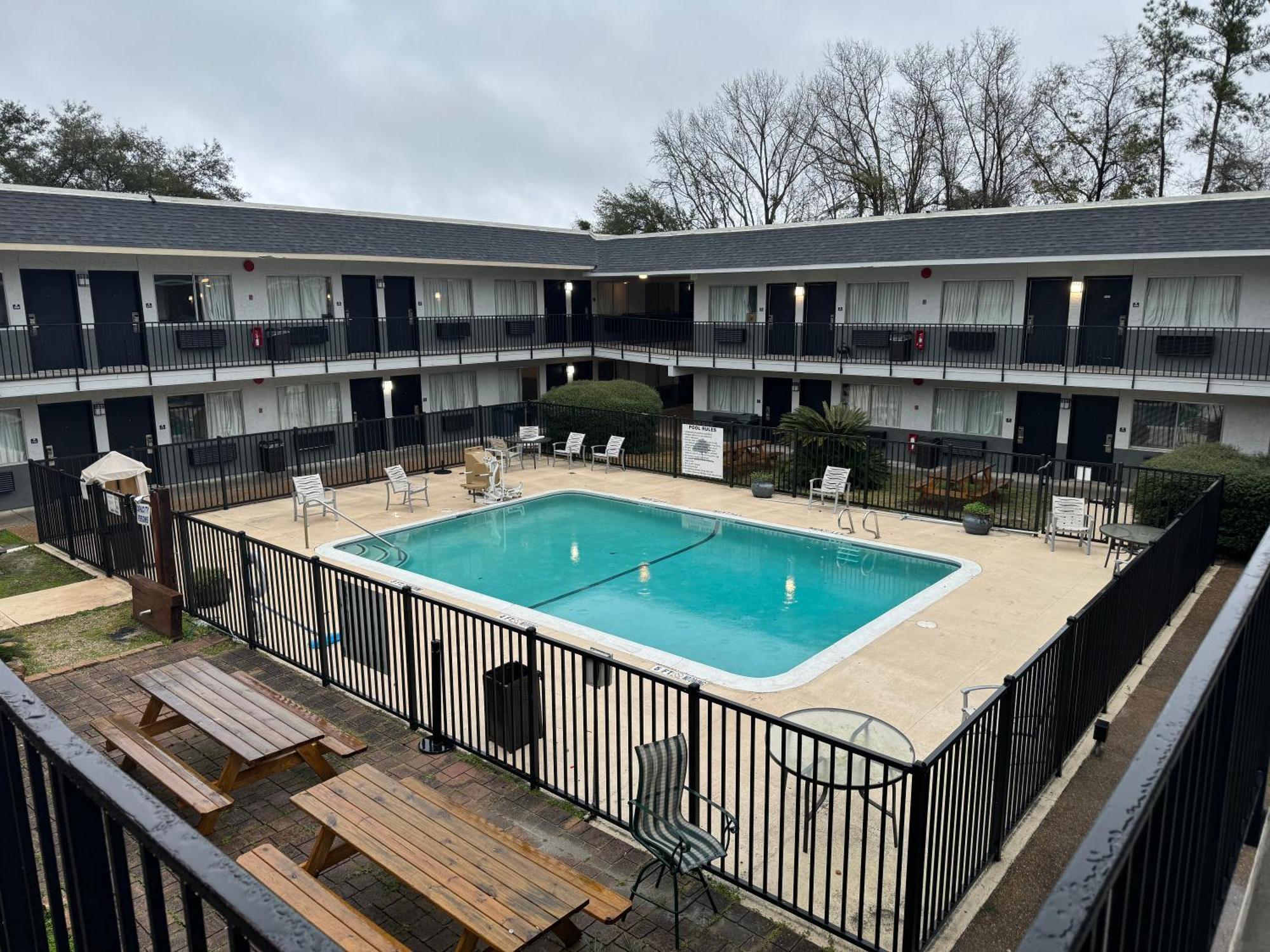 Fairbridge Inn & Suites Richmond Hill Exterior foto
